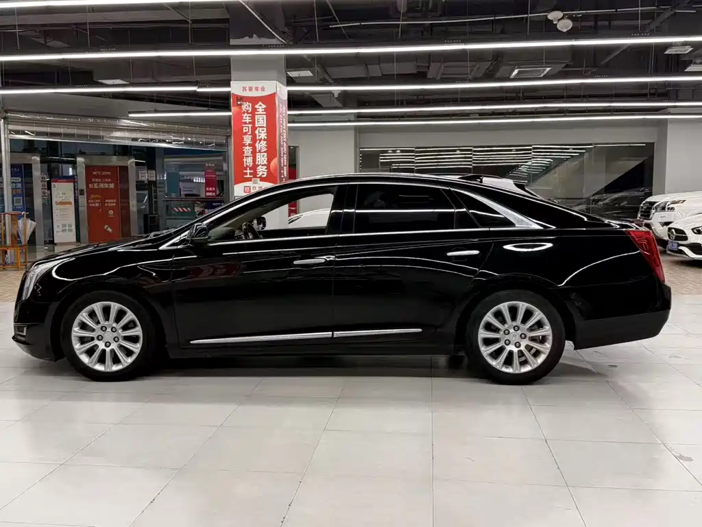 Cadillac XTS 2017 — фото 2