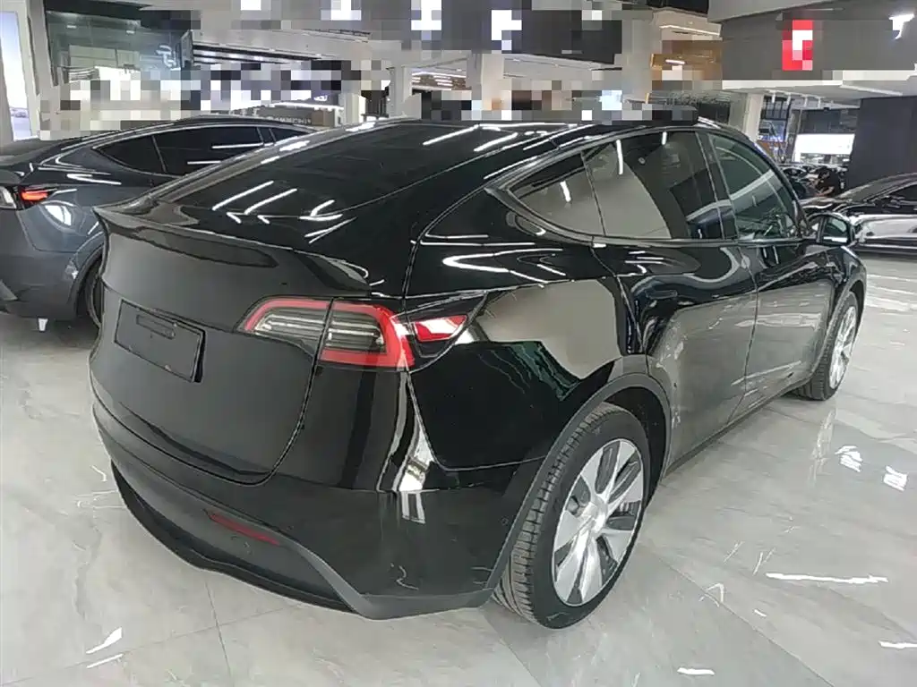 Tesla Model Y 2023 — фото 7