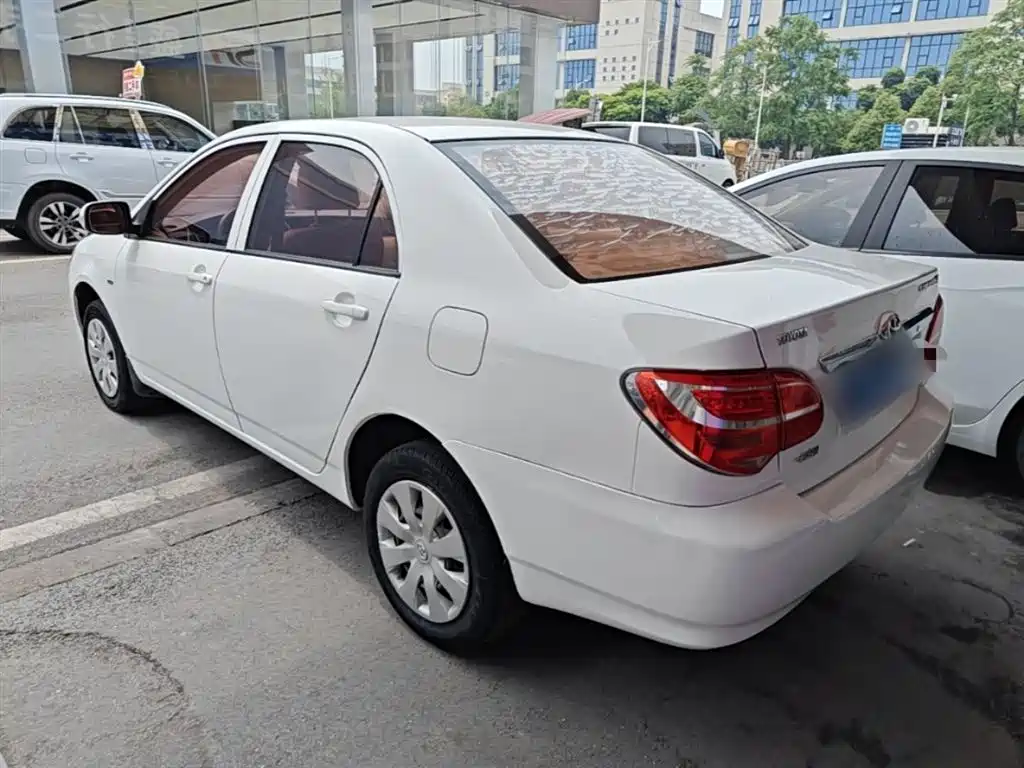 Toyota Corolla 2015 — фото 5