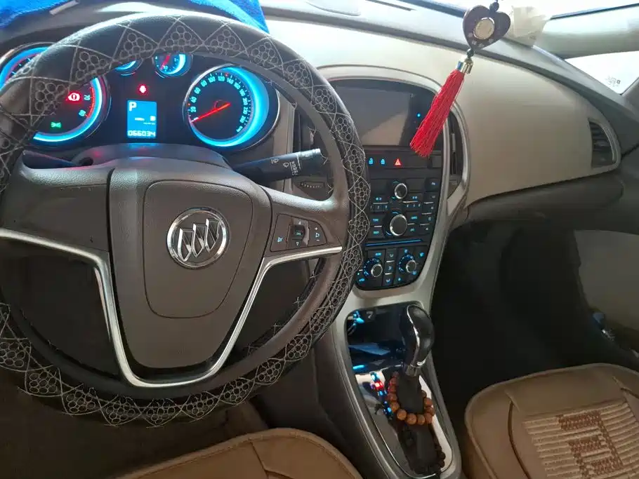 Buick Excelle GT 2015 — фото 12