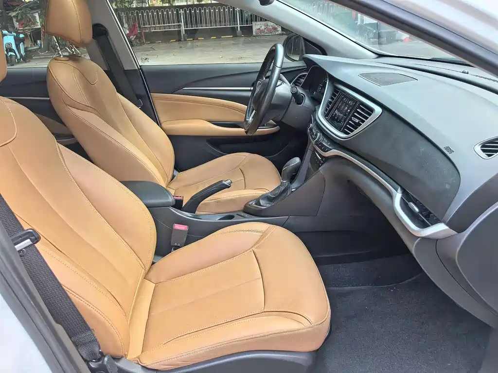 Buick Excelle 2019 — фото 18