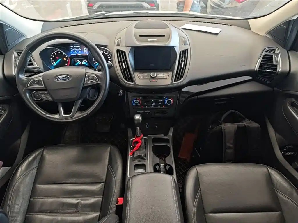 Ford Kuga 2017 — фото 9