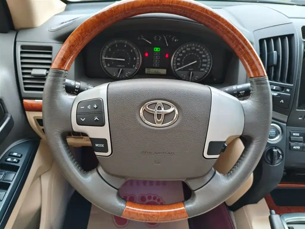 Toyota Land Cruiser 2015 — фото 9