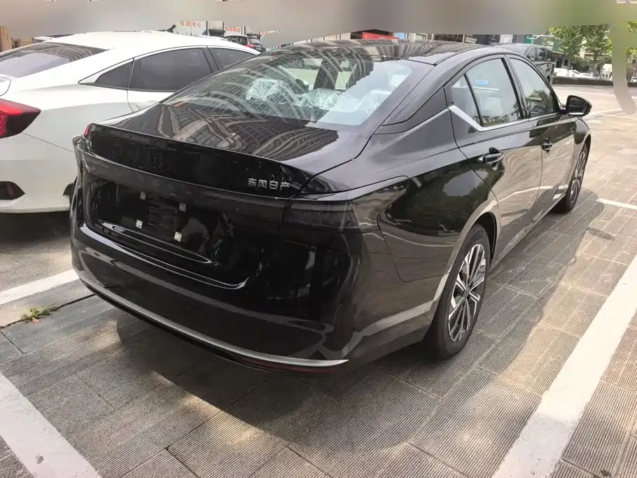 Nissan Teana 2026
