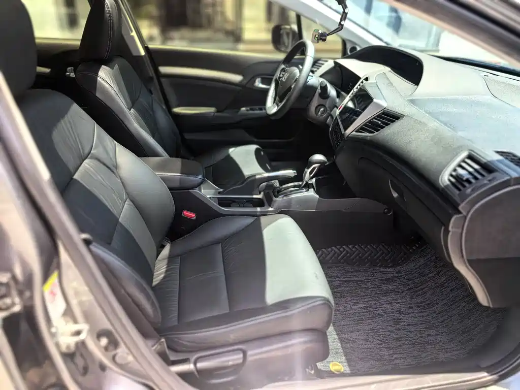 Honda Civic 2014 — фото 13