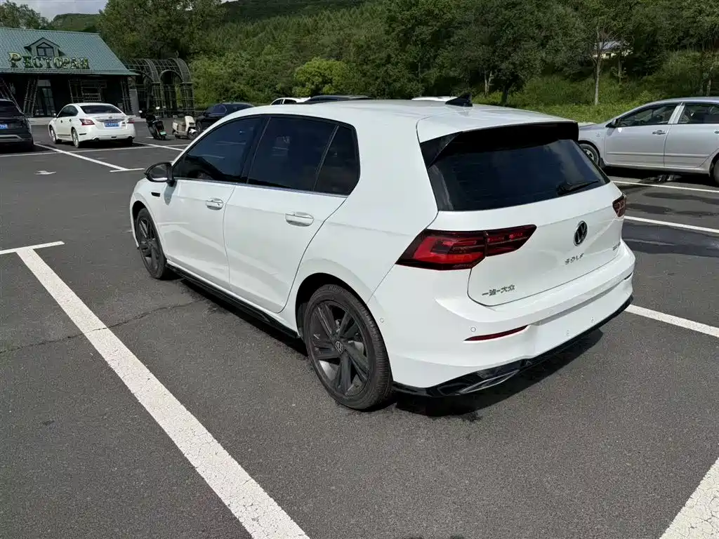 Volkswagen Golf 2023