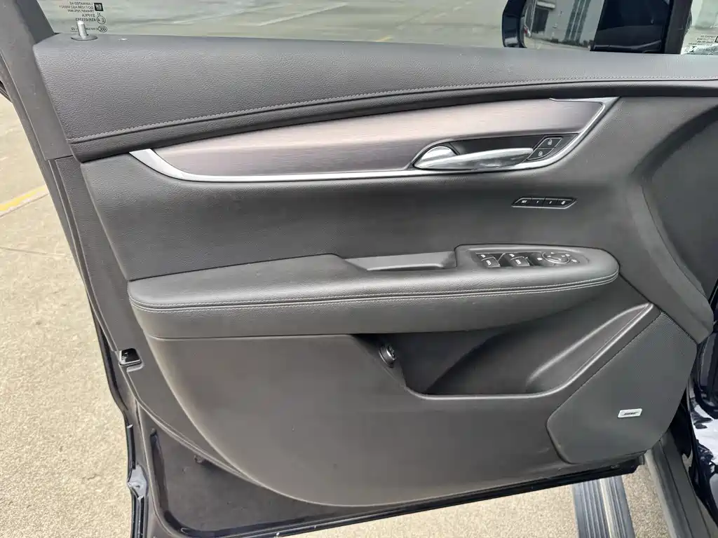 Cadillac XT6 2022 — фото 10