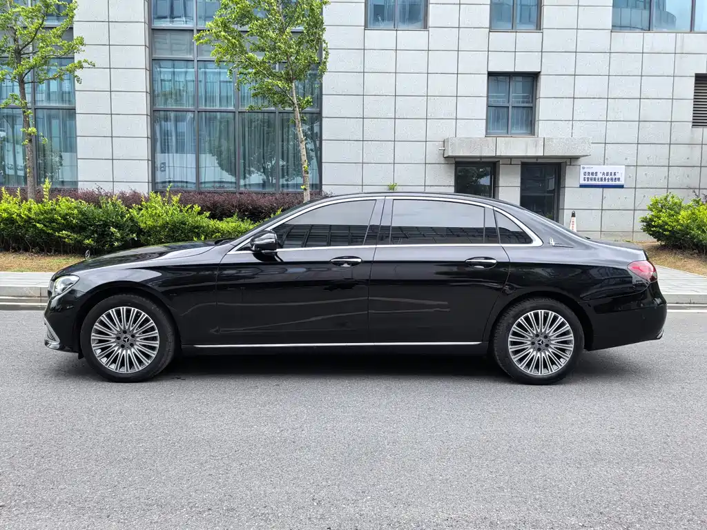 Mercedes-Benz E-Class 2020 — фото 15