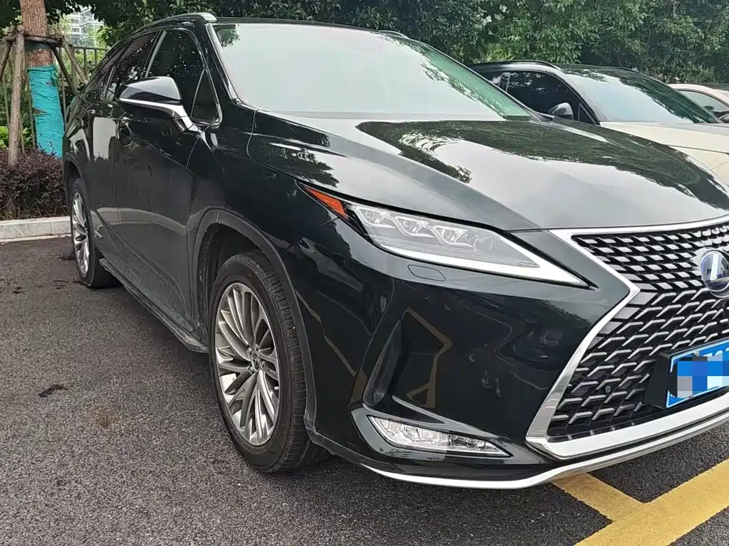 Lexus RX 2021