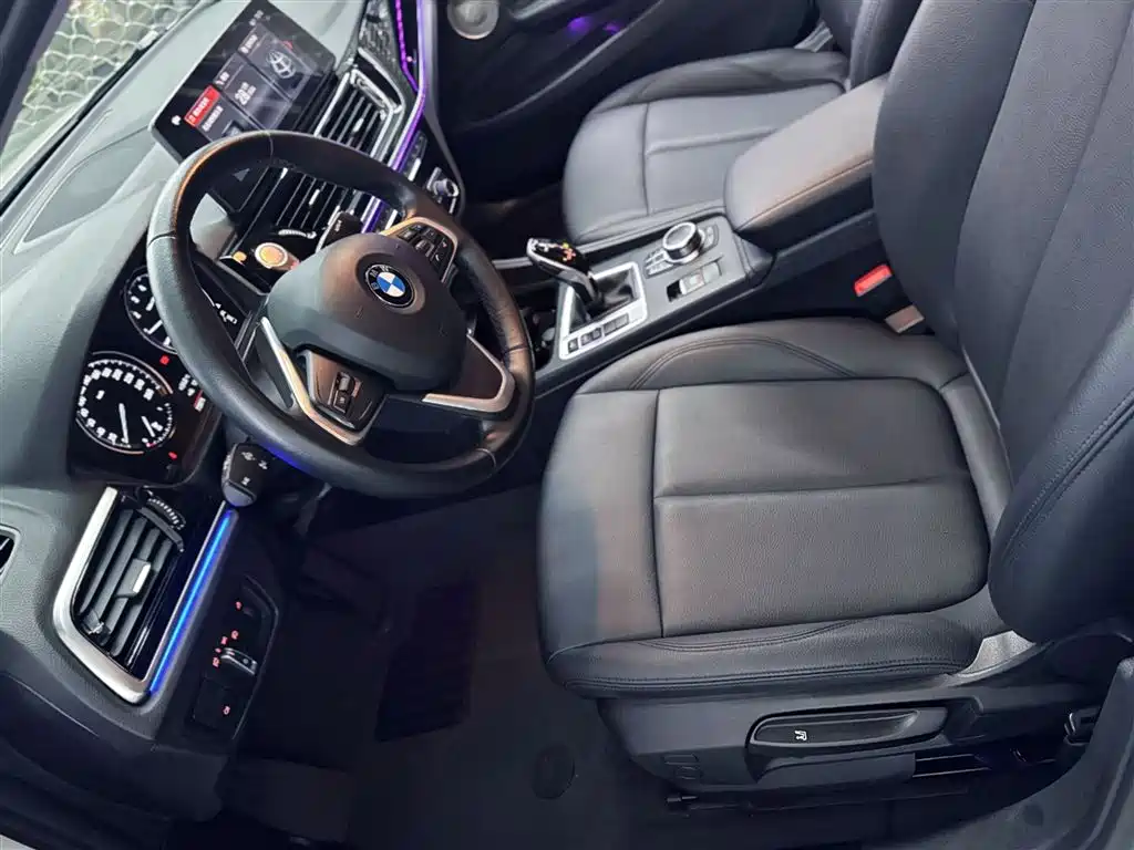 BMW 1 Series 2022 — фото 14