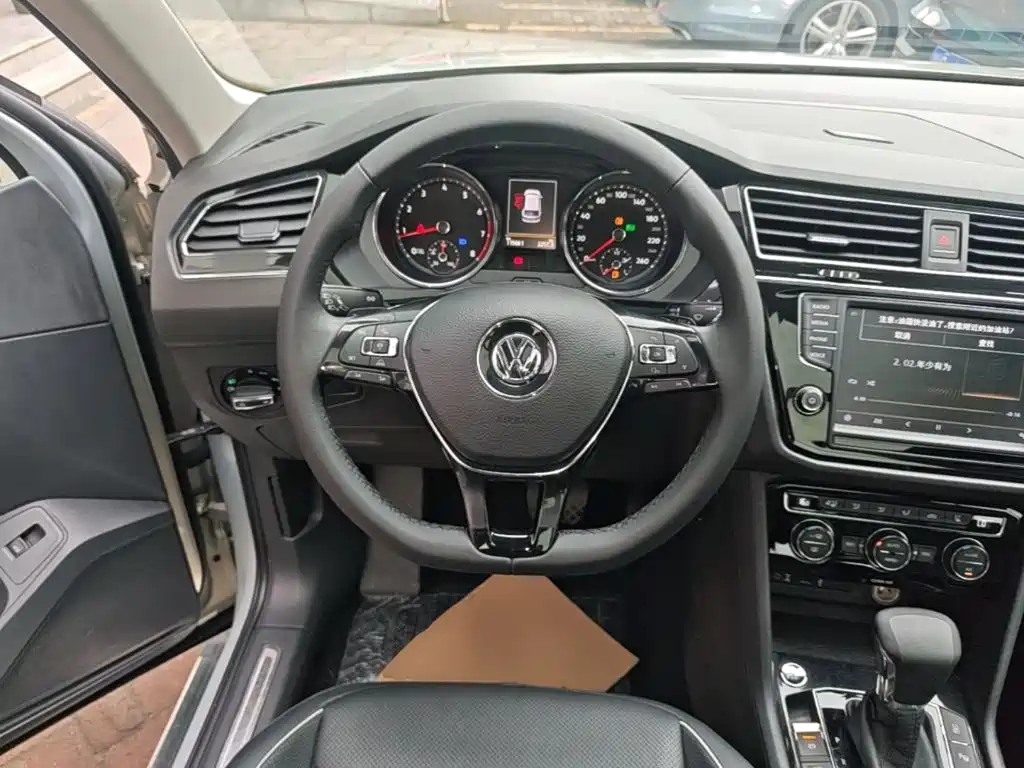 Volkswagen Tiguan L 2018 — фото 11