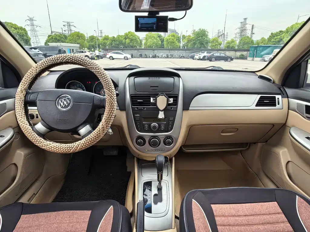 Buick Excelle 2014 — фото 11