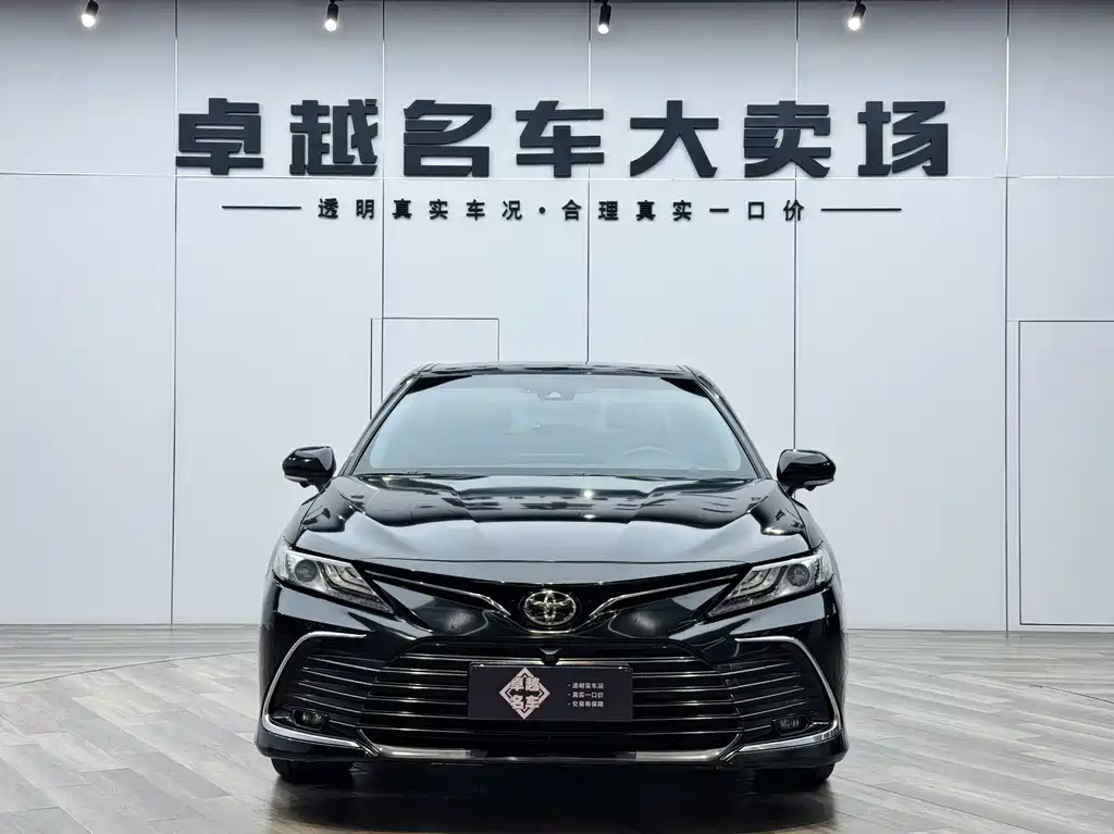 Toyota Camry 2022 — фото 2
