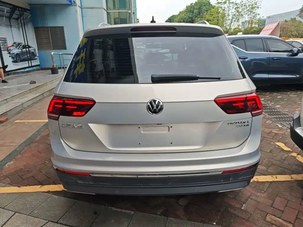 Volkswagen Tiguan L 2018 — фото 6