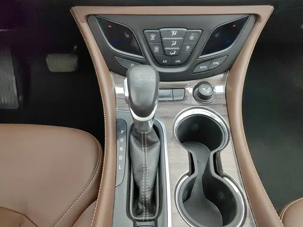Buick Envision Plus 2017 — фото 13