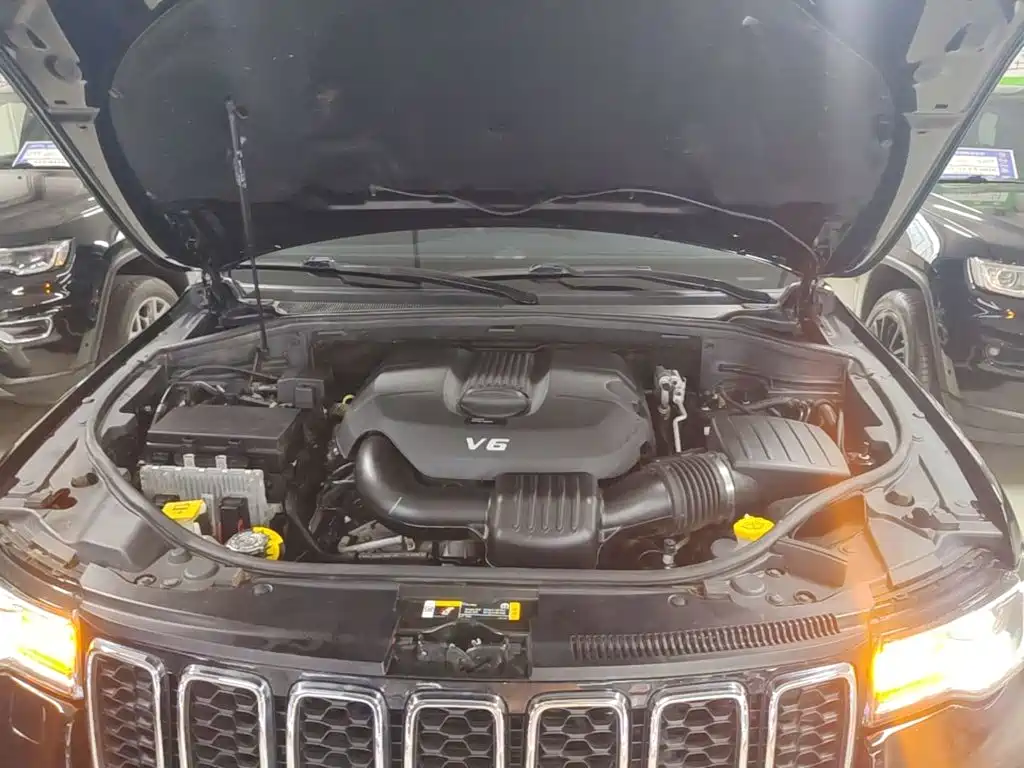 Jeep Grand Cherokee 2021 — фото 20