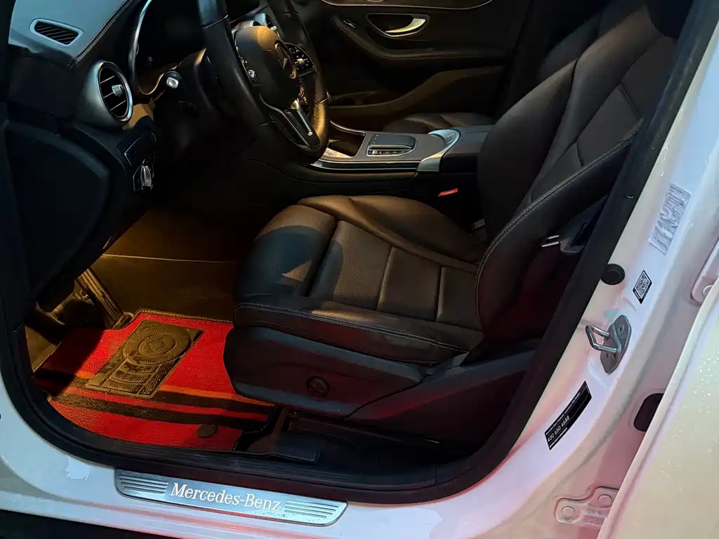 Mercedes-Benz GLC 2023