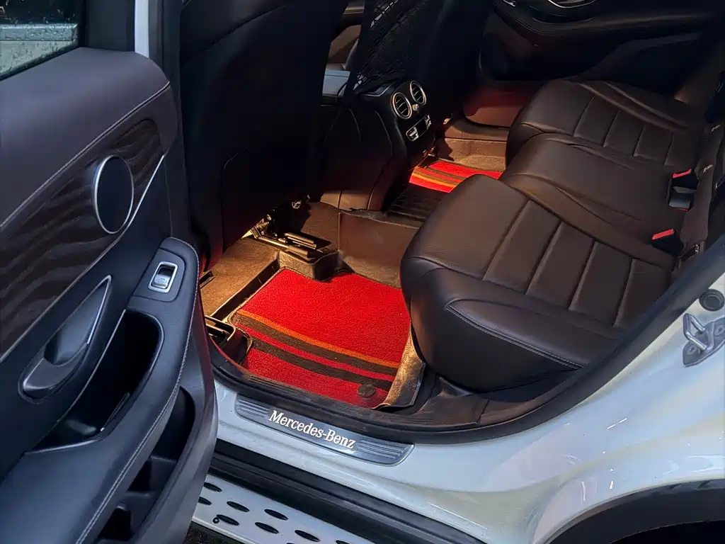 Mercedes-Benz GLC 2023