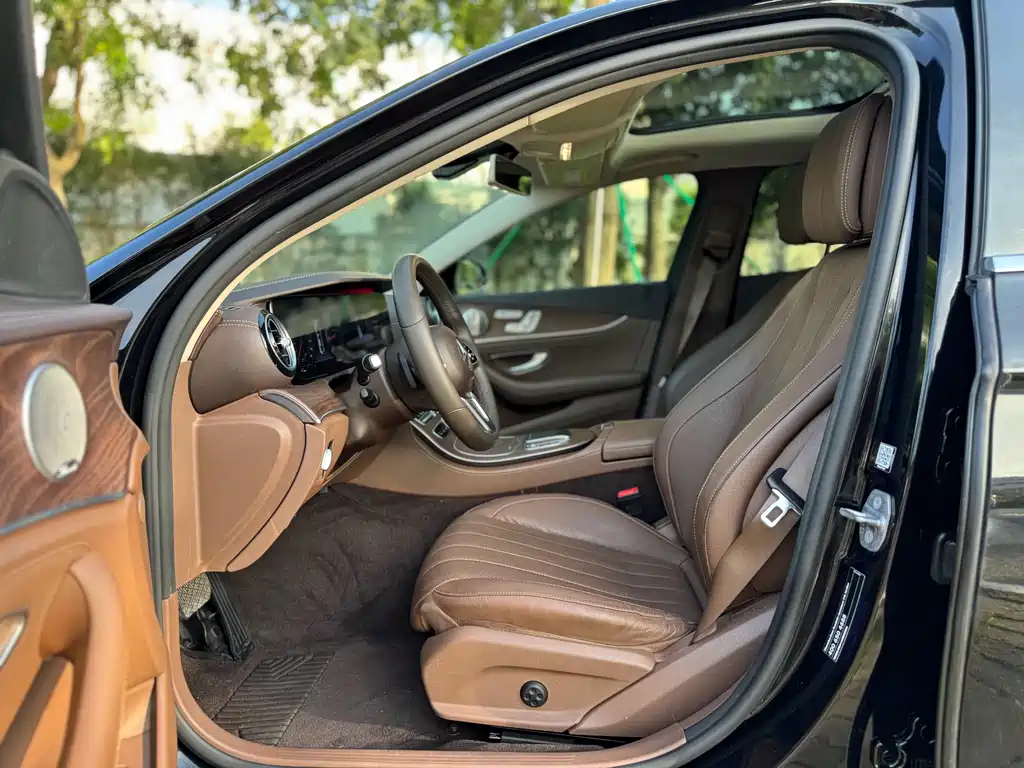 Mercedes-Benz E-Class 2020 — фото 10