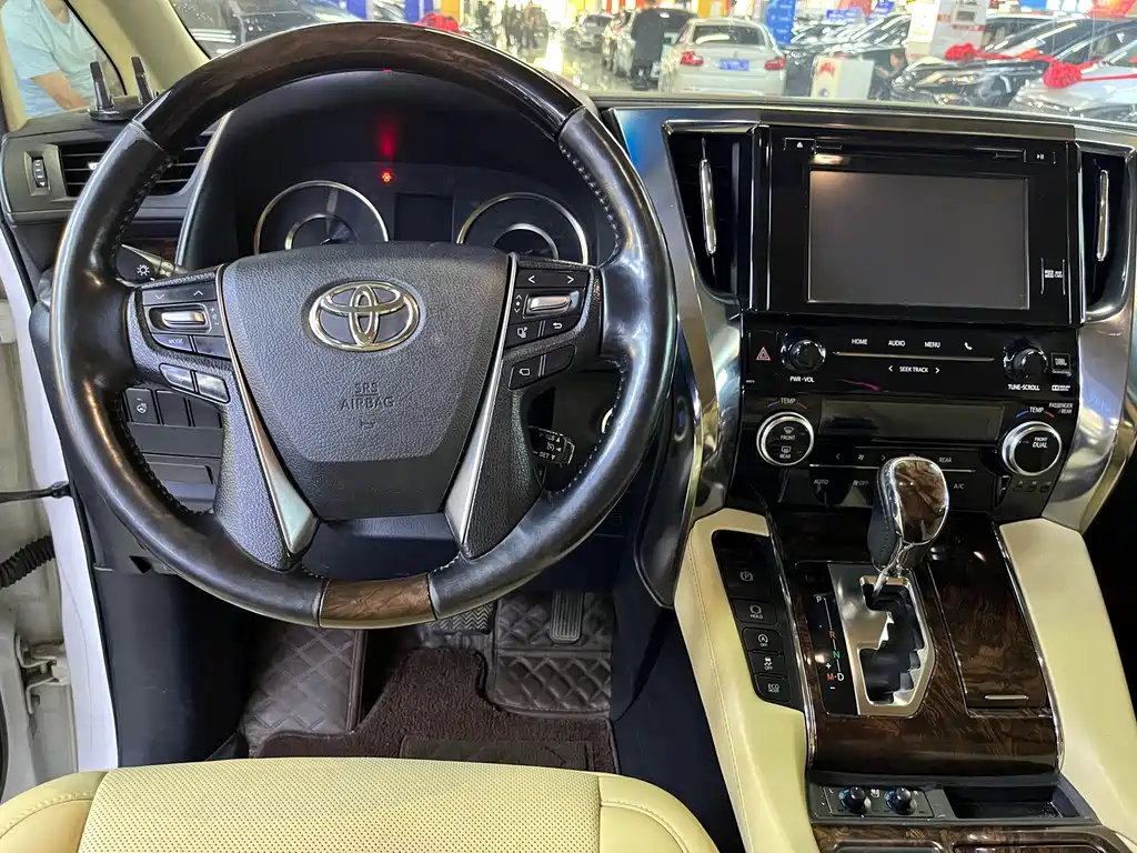 Toyota Alphard 2019 — фото 7