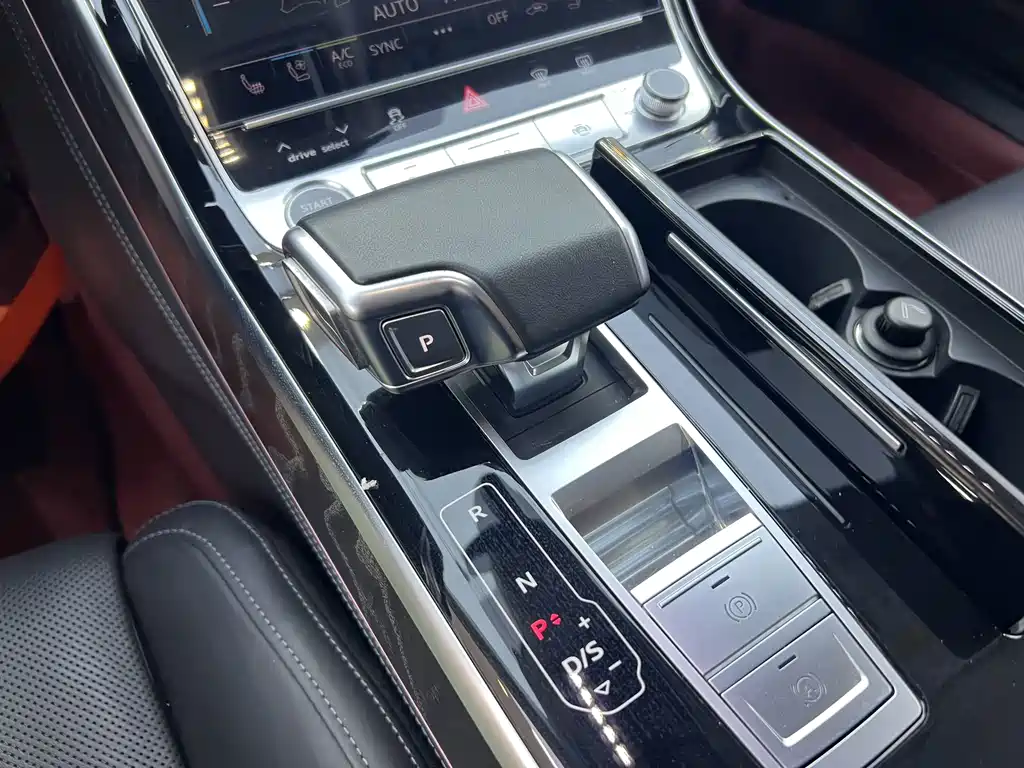 Audi A8 2024
