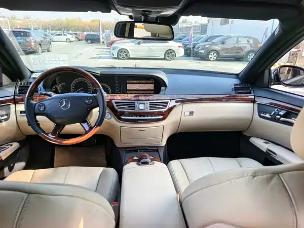 Mercedes-Benz S-Class 2008