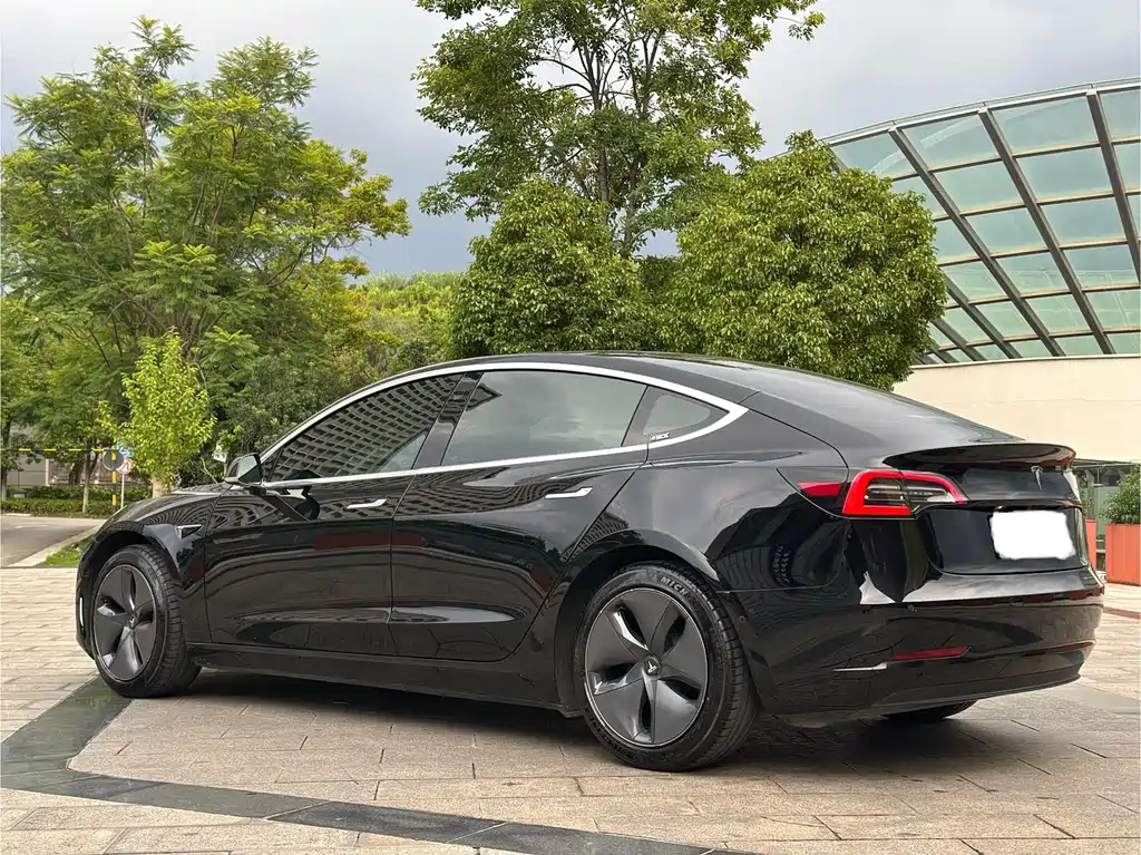Tesla Model 3 2020 — фото 15