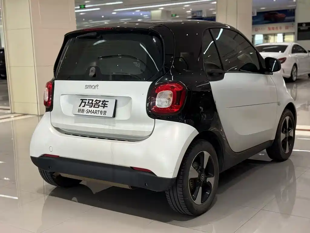 smart fortwo 2018 — фото 9