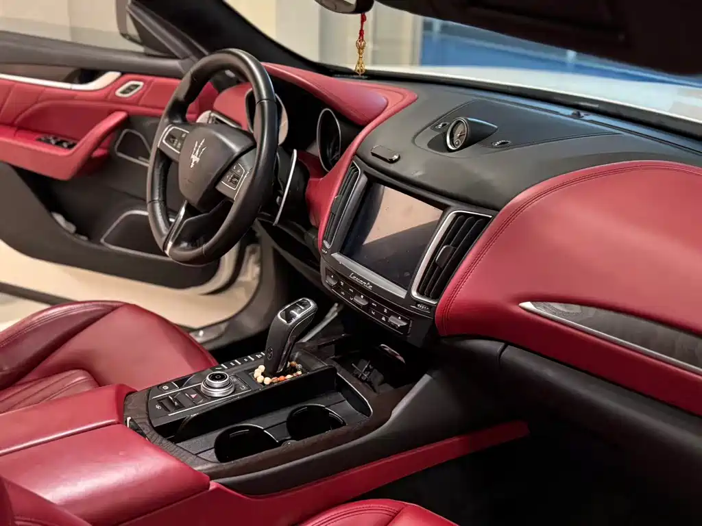 Maserati Levante 2020 — фото 16