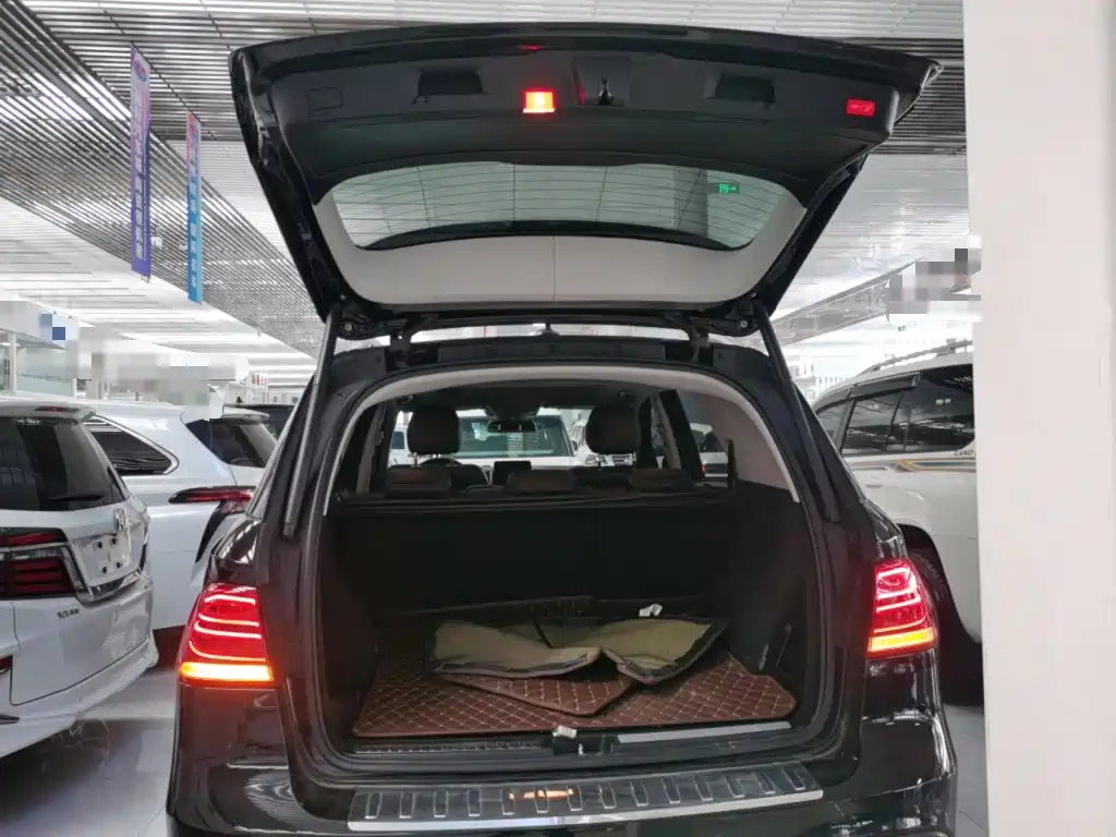 Mercedes-Benz GLE 2017 — фото 15