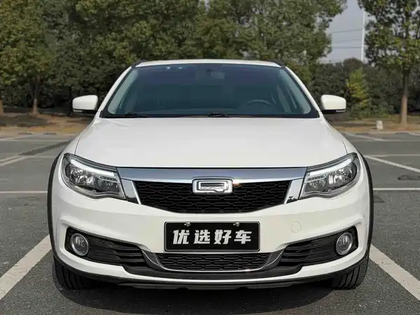 Qoros 3 2016