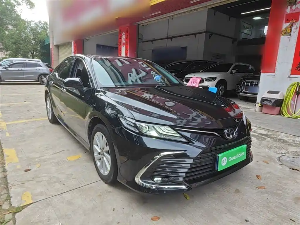 Toyota Camry 2023 — фото 4