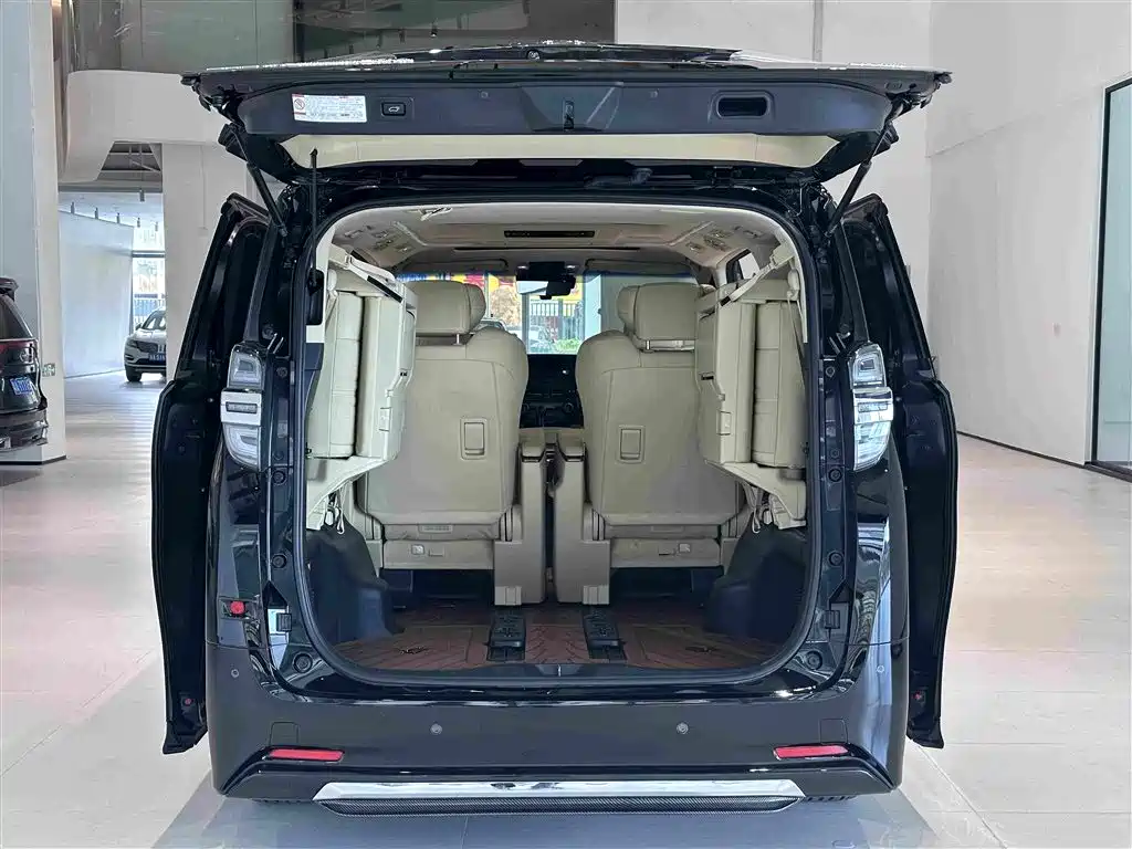 Toyota Vellfire 2022 — фото 44