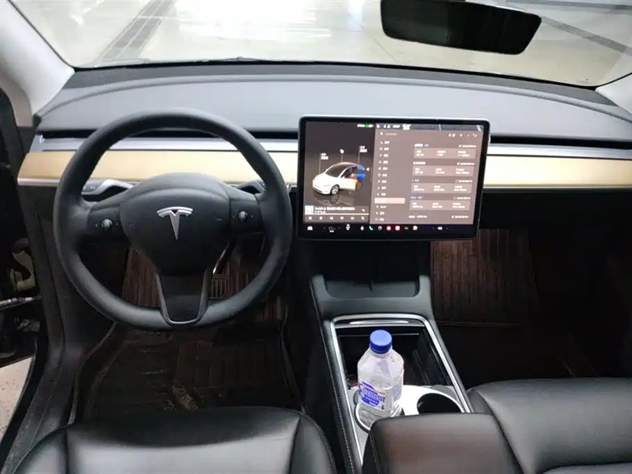 Tesla Model Y 2022 — фото 12
