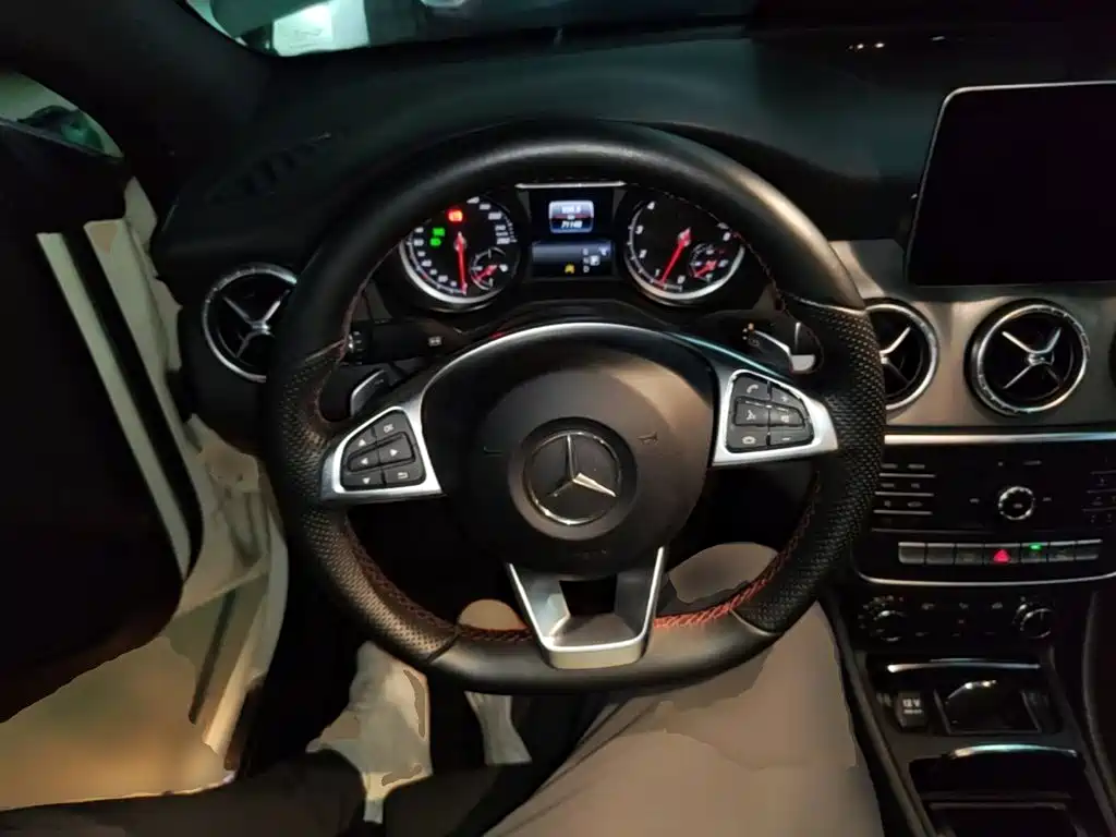 Mercedes-Benz CLA 2018 — фото 11