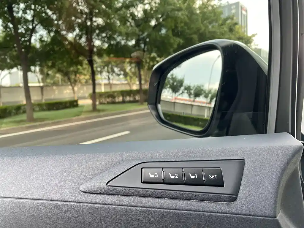 Toyota Alphard 2019 — фото 14
