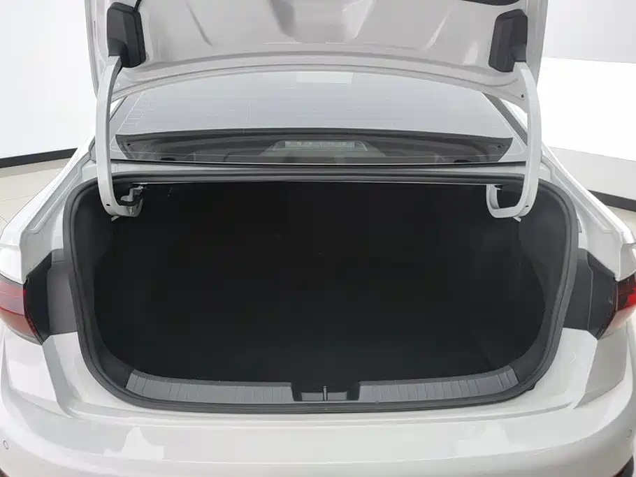 Volkswagen Sagitar 2024