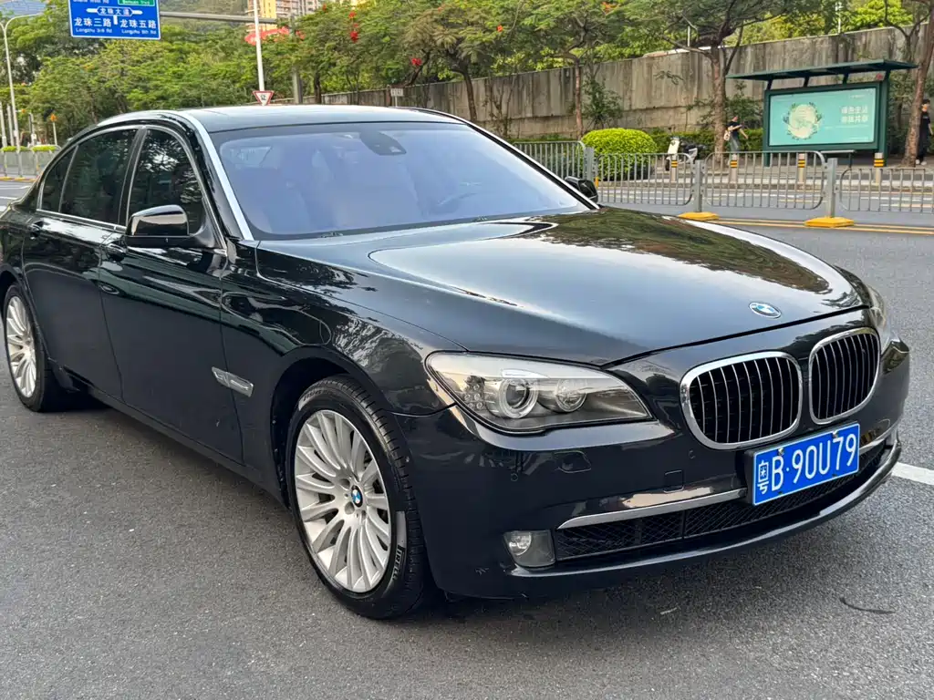 BMW 7 Series 2011 — фото 2