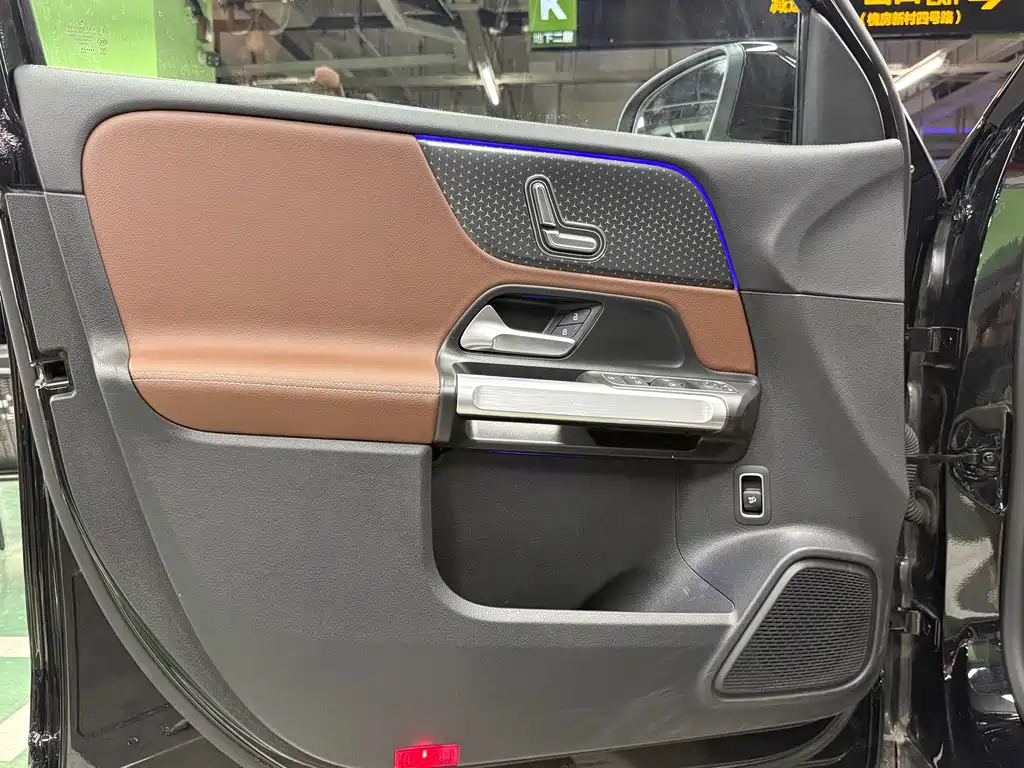 Mercedes-Benz GLB 2024