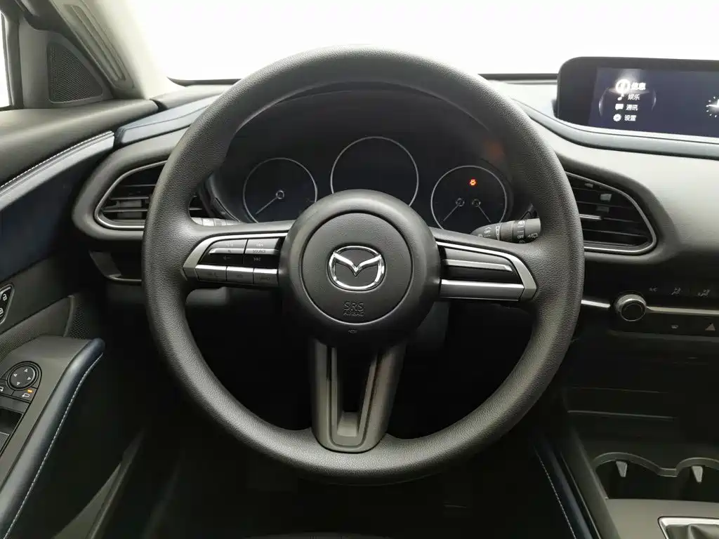 Mazda CX-30 2025 — фото 11