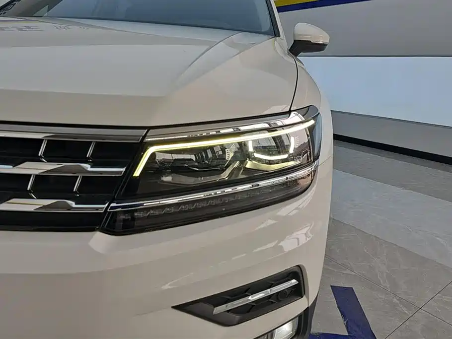 Volkswagen Tiguan L 2017 — фото 5