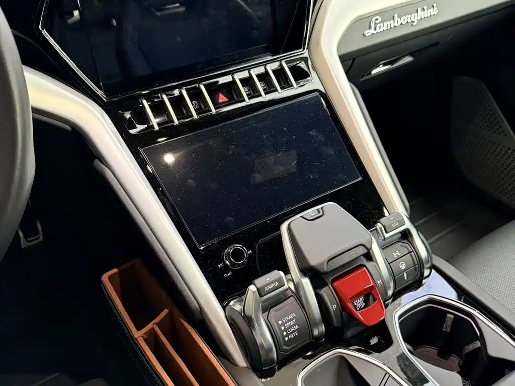 Lamborghini Urus 2021 — фото 14