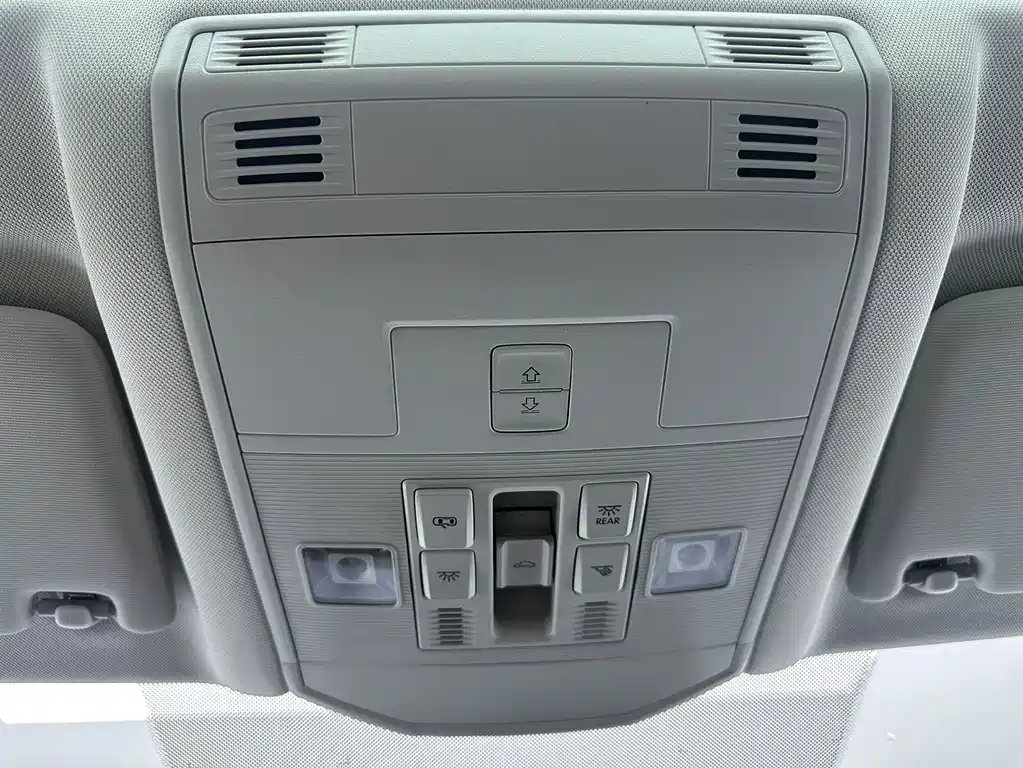 Volkswagen T-Roc 2023 — фото 17