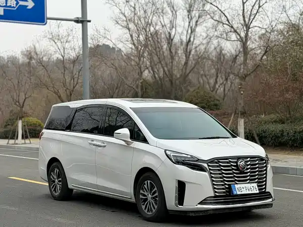 Buick GL8 2023