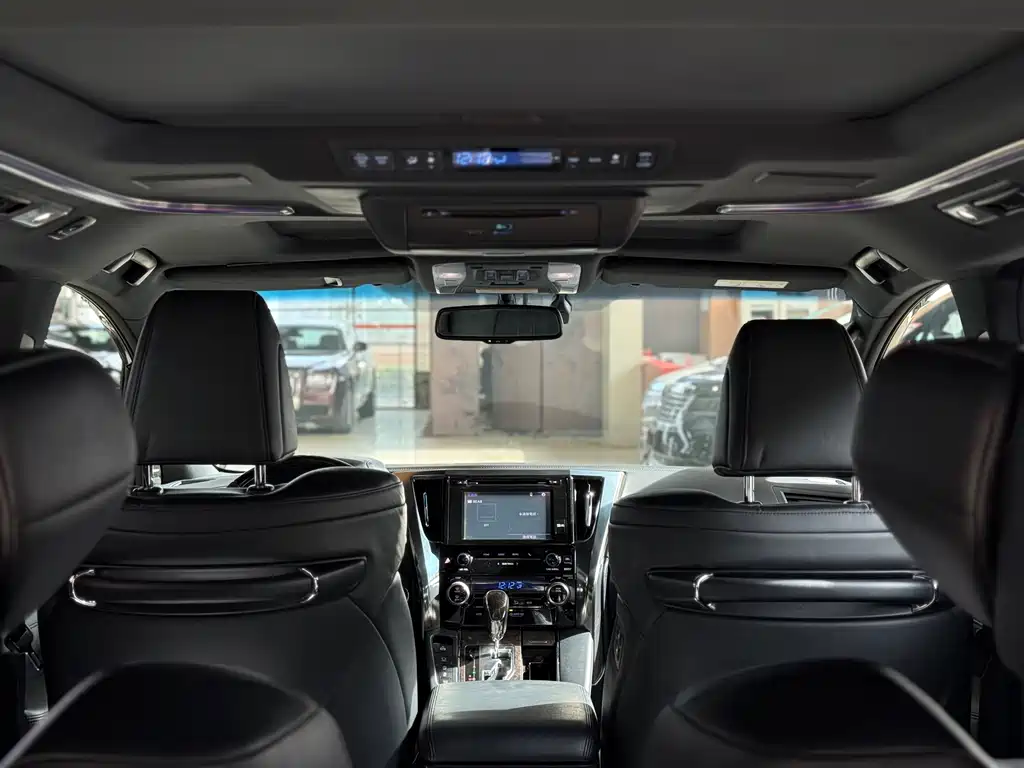 Toyota Alphard 2019 — фото 21