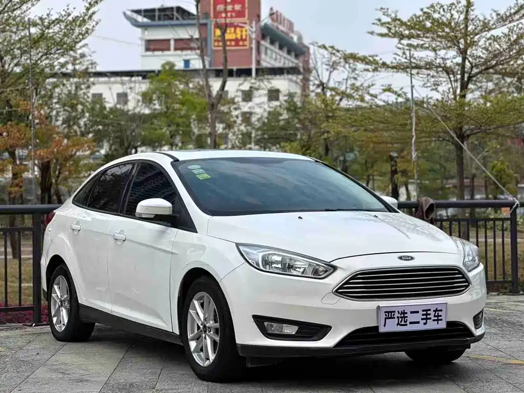 Ford Focus 2018 — фото 3