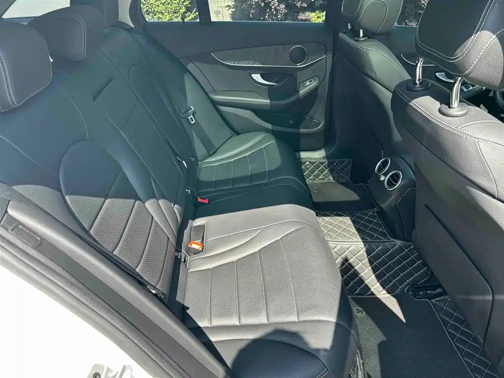 Mercedes-Benz C-Class 2022 — фото 14