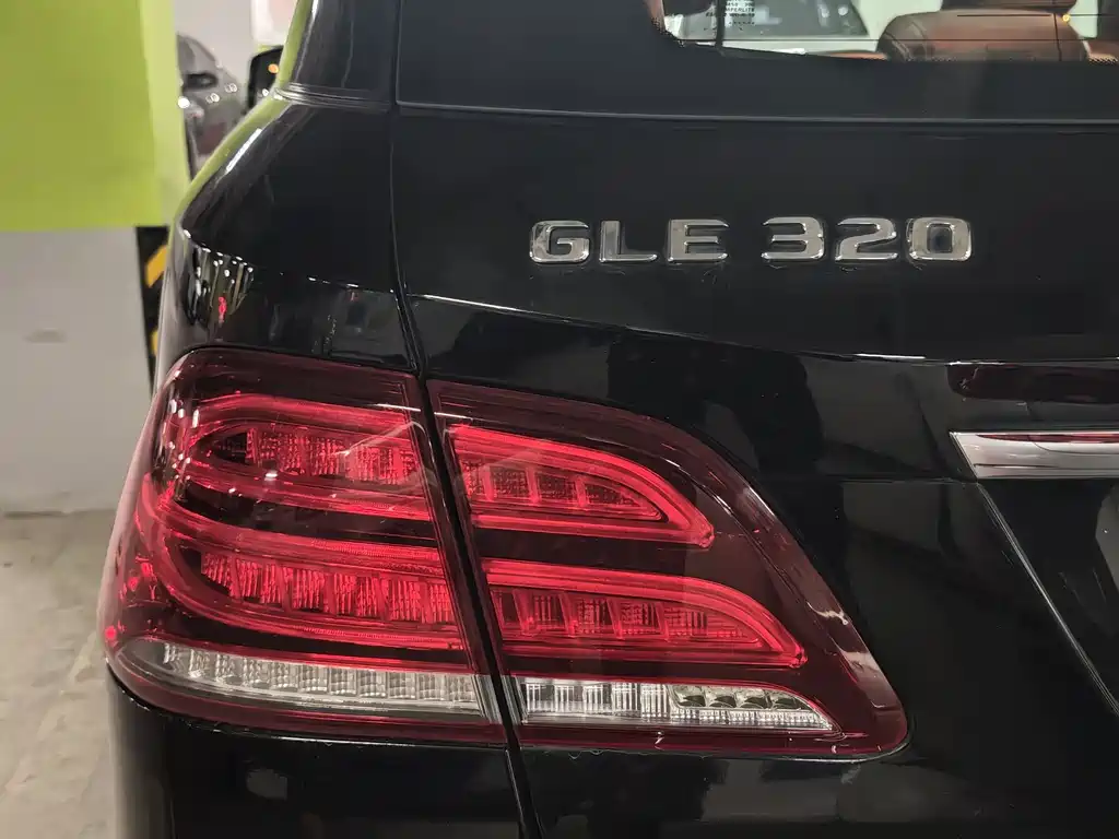 Mercedes-Benz GLE 2017 — фото 8
