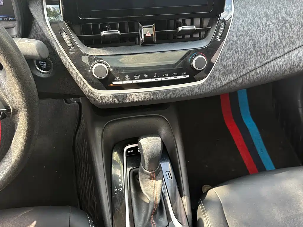 Toyota Corolla 2023 — фото 13