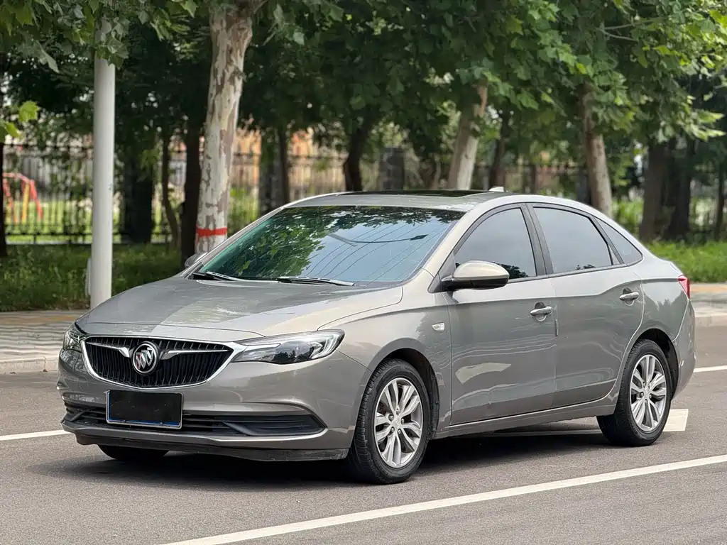 Buick Excelle 2018 — фото 1